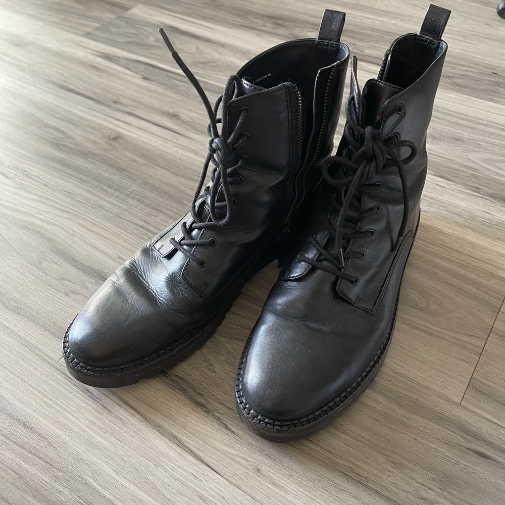 Vince Black Lace Up Leather Boots